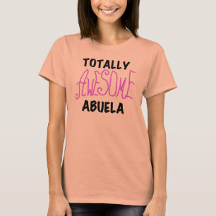Camiseta e presentes cor-de-rosa totalmente