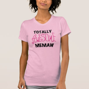 Camiseta e presentes cor-de-rosa totalmente