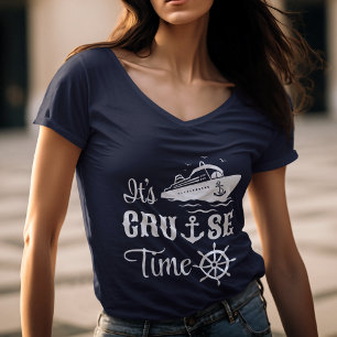 Camiseta É Tipografia Branca em Cruise Time, Torneira-Vaca