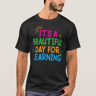 Camiseta É Um Belo Dia Para Aprender Arco-Íris Professor St