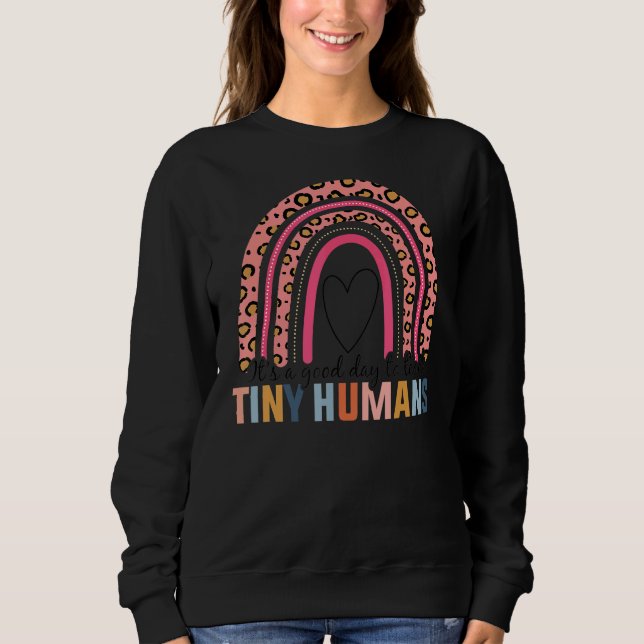 Camiseta É Um Bom Dia Ensinar Gente Pequeno Boho Arco-Íris (Frente)