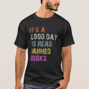 Camiseta É um bom dia ler livros proibidos