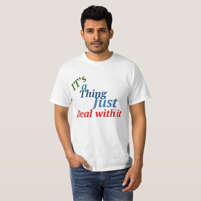 Camiseta É um negócio de coisas com ele (Frente Completa)