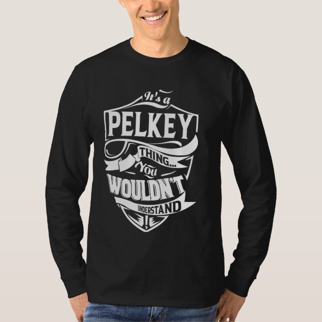 Camiseta É um Presente de Coisa PELKEY (Frente)