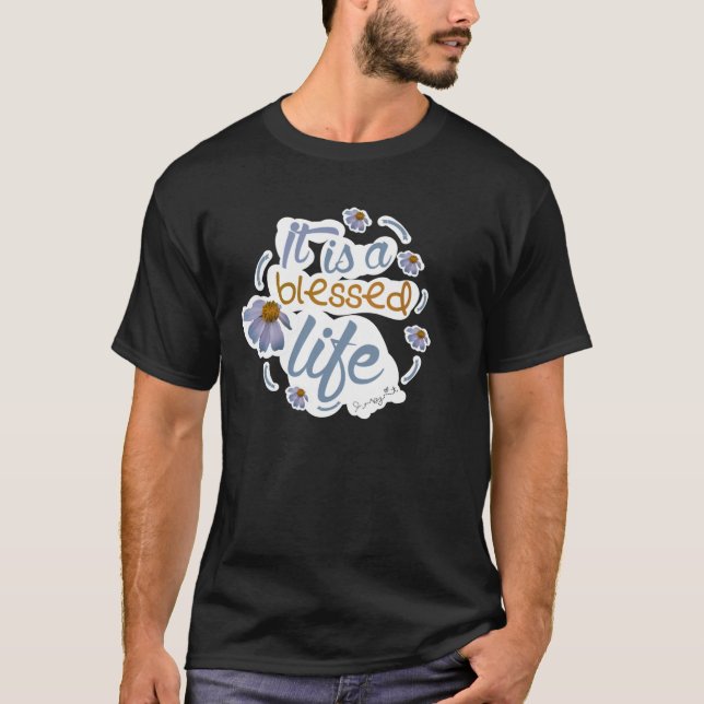 Camiseta É Uma Abençoada Coleção Da Terra Comum (Frente)