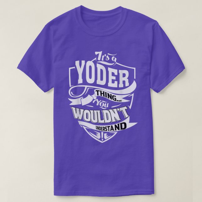 Camiseta É uma coisa mais jovem que dá presentes (Frente do Design)