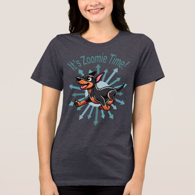Camiseta É Zoomie Time Doberman Pincher (Frente)