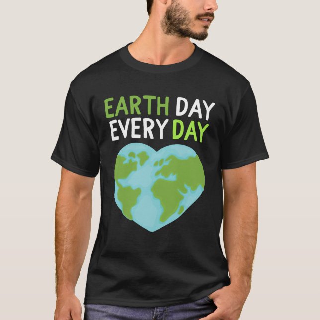 Camiseta Earth Day Everyday Rainbow Pine Tree Nature Green  (Frente)