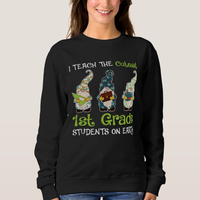 Camiseta Earth Day I Teach The Cutest 1st Grade Students On (Frente)