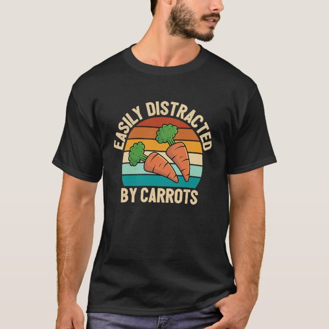 Camiseta Easily Distracted By Carrots (Frente)