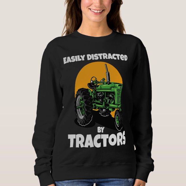 Camiseta Easily Distracted By Tractors Funny Farmer Quote (Frente)