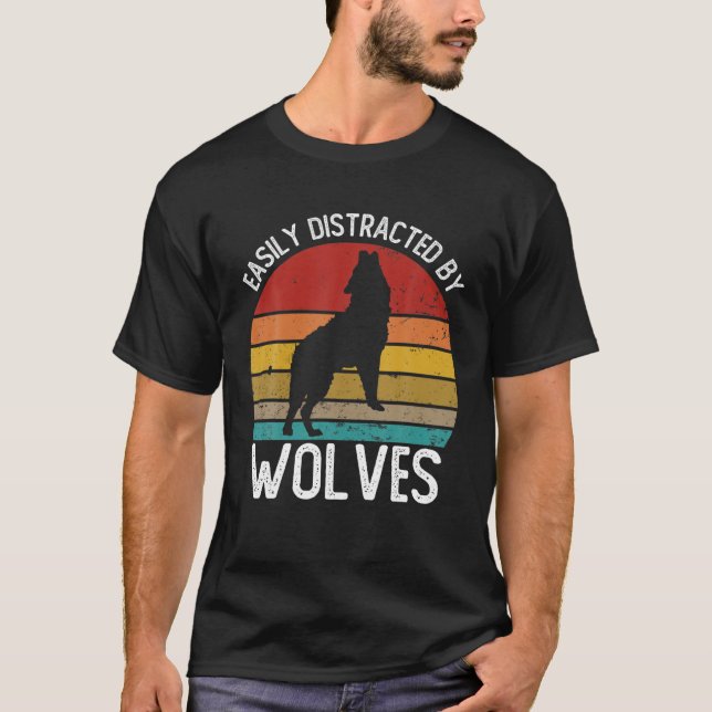 Camiseta Easily Distracted By Wolves S Vintage Wolf (Frente)