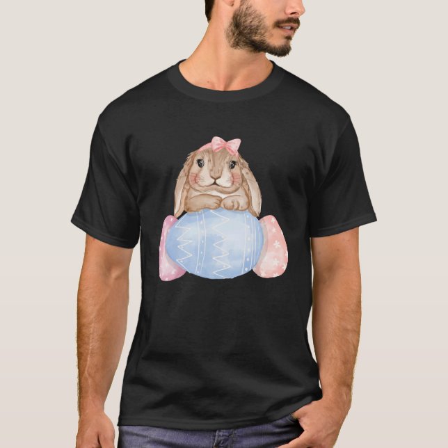 Camiseta Easter day Cute Easter Bunny Holding Easter Eggs f (Frente)