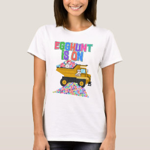 Camiseta Easter Egg Truck Egg Hunt is On Crewneck