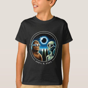 Camiseta Eclipse Total Solar 2024 Engraçado Bigfoot Alien A