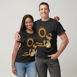 Camiseta Eclipser total: Homem engraçado assistindo o Eclip