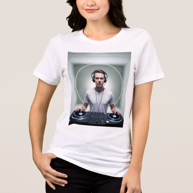 Camiseta Ecos de Silêncio – O DJ do Vazio (Frente)