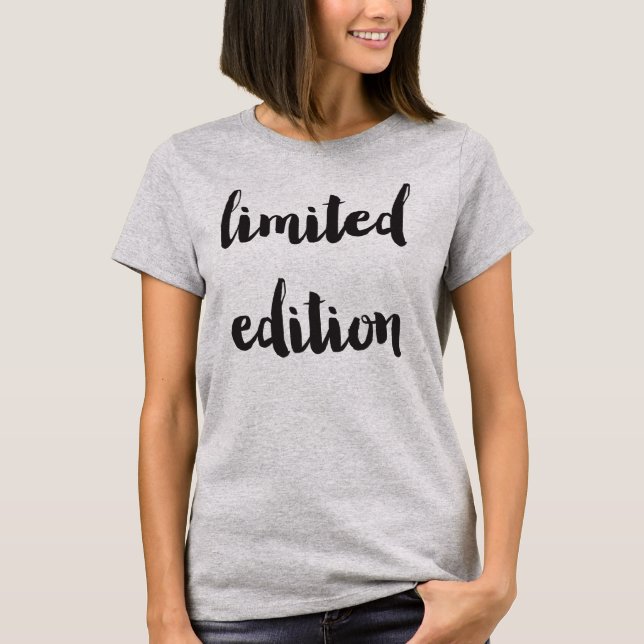 Camiseta Edição Limitada Letra à Mão (Frente)
