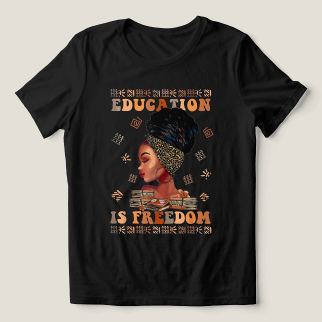 Camiseta Educação é liberdade (Design frontal)