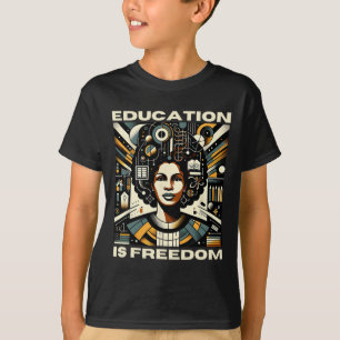 Camiseta Educação É Liberdade Livros de Professores Negros 