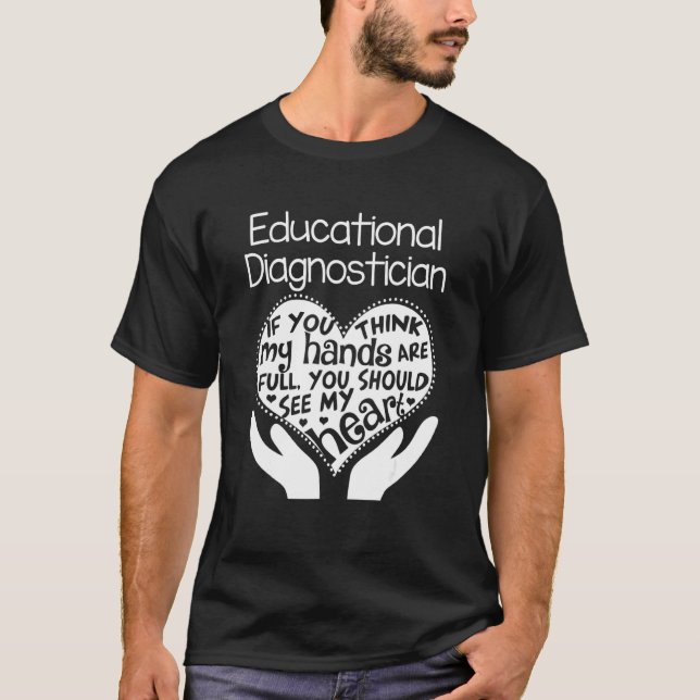 Camiseta Educacional Diagnosticiano Mãos Coração (Frente)