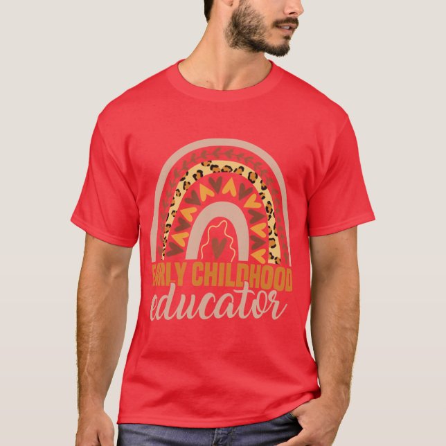Camiseta Educadora de Infância menina do Arco-Íris (Frente)