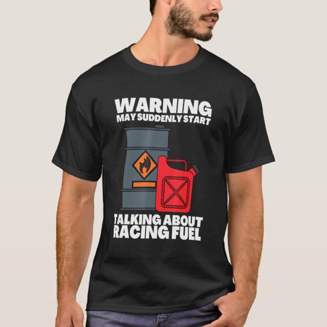 Camiseta Ela Cheirava O Combustível De Corrida E A Próxima  (Frente)