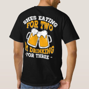 Camiseta Ela Comendo Por Dois Bebendos Im Por Três