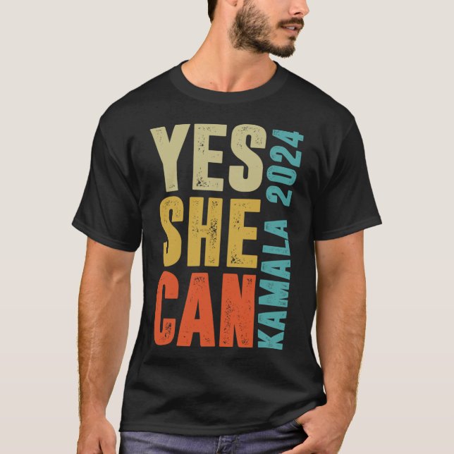 Camiseta Ela Consegue Colores Retroativas Kamala 2024 (Frente)