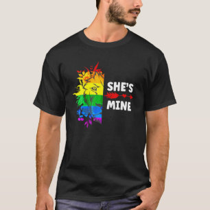 Camiseta Ela é minha, sou a Lion LGBT da Lésbica Lion LGBT 