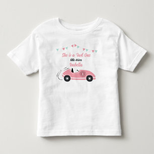 Camiseta Ela é um Carro de Corrida Rosa Festivo de Aniversá