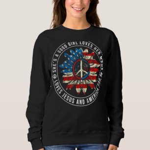 Camiseta Ela é uma boa garota que ama sua mãe ama Jesus e u