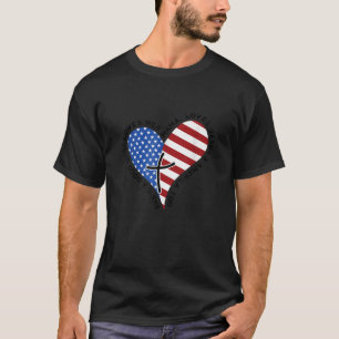 Camiseta Ela é uma boa garota que ama sua mãe Jesus e a Amé
