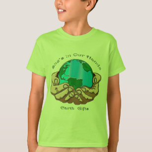 Camiseta ELA ESTÁ EM NOSSA Coleção DE MÃOS
