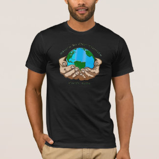 Camiseta ELA ESTÁ EM NOSSA Coleção DE MÃOS