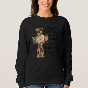 Camiseta Ela Está Vestida Em Força E Dignidade Cruzando Leo