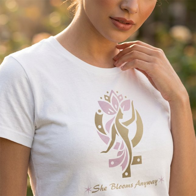 Camiseta Ela Floresce De Qualquer Forma Floral Símbolo de V (Criador carregado)