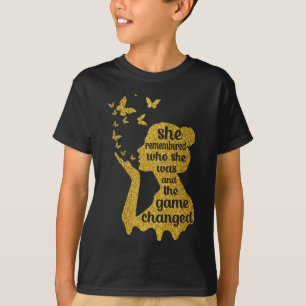 Camiseta Ela Lembrou-Se De Quem Era E O Jogo Mudou 1