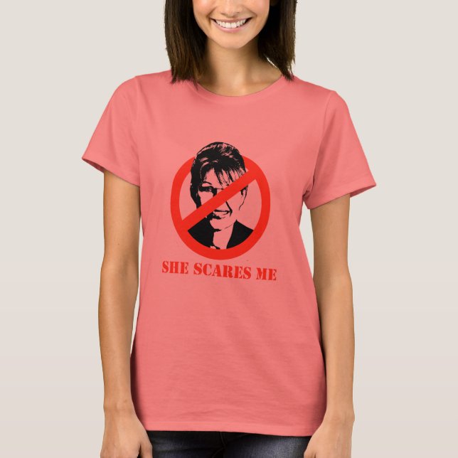Camiseta Ela me assusta (Frente)