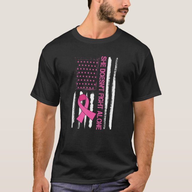 Camiseta Ela não luta sozinha com o Cancer nos conscientiza (Frente)