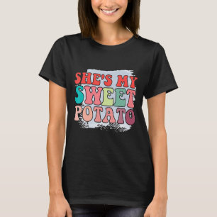 Camiseta Ela Passa Minha Batata Doce Eu Pego Casal De Ação 