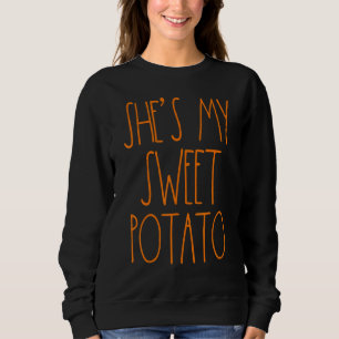 Camiseta Ela Passa Minha Batata Doce Eu Pego Casal De Ação