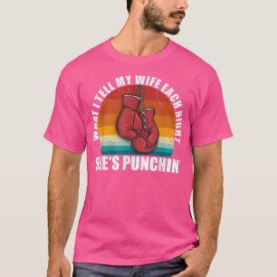 Camiseta Ela Prende-Se O Que Eu Digo À Minha Esposa Toda No