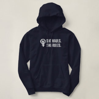 Camiseta Ela Puxa, Ela Comanda a Pesca
