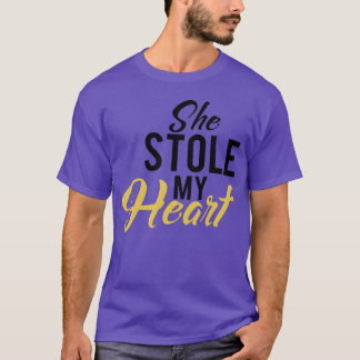 Camiseta ela roubou meu coração garota
