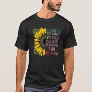 Camiseta Ela Sussurrou Eu Sou A Mulher De Girassol Cuta De