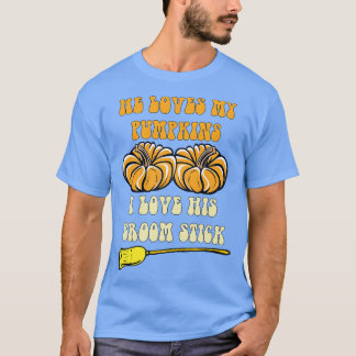 Camiseta Ele Ama Os Meus Pumpkins Adoro A Sua Vassoura Engr