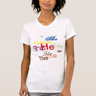 Camiseta Ele/Ela/Eles Por Todos os Lugares