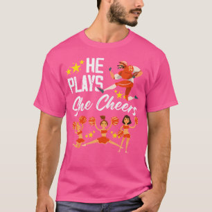 Camiseta Ele Pede Que Ela Aplauda O Cheerleader De Futebol