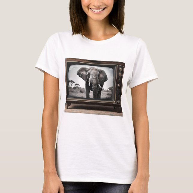 Camiseta Elefante Africano Na Televisão Analógica, (Frente)